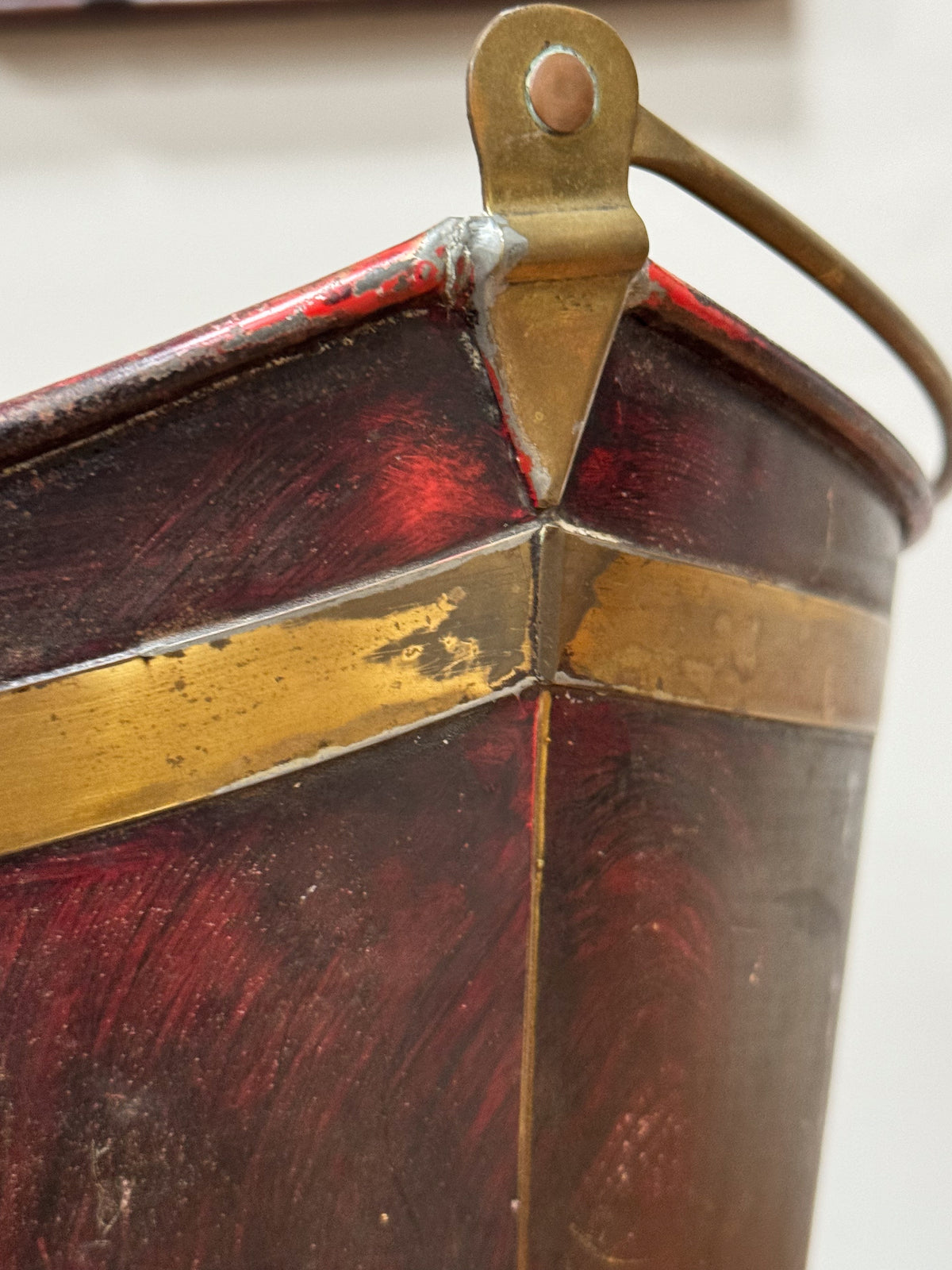 A Regency Toleware Bucket