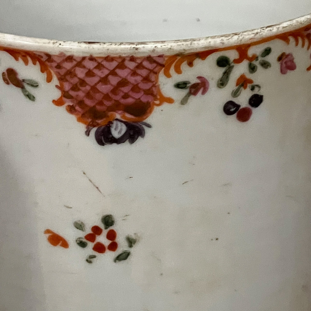 Two Qainlong Period Famille Rose Porcelain Mugs