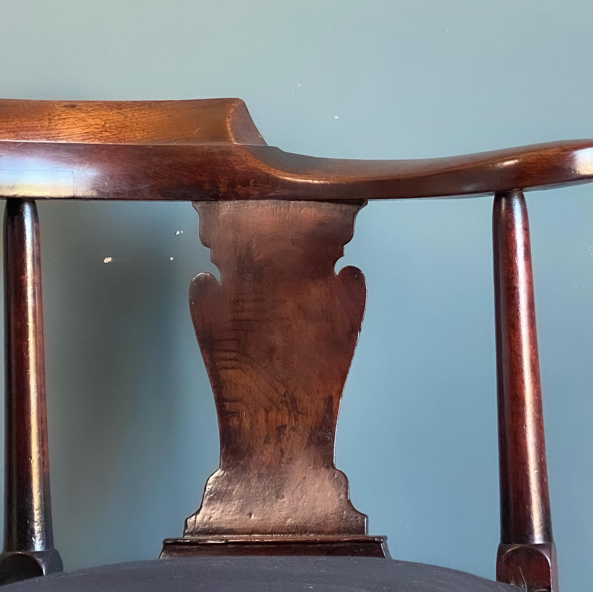 An Early 18th Century Walnut Corner Chair