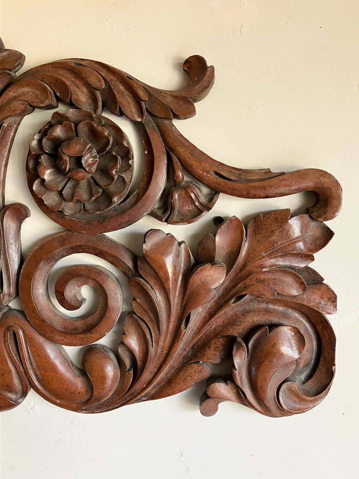 A William IV Mahogany Cresting