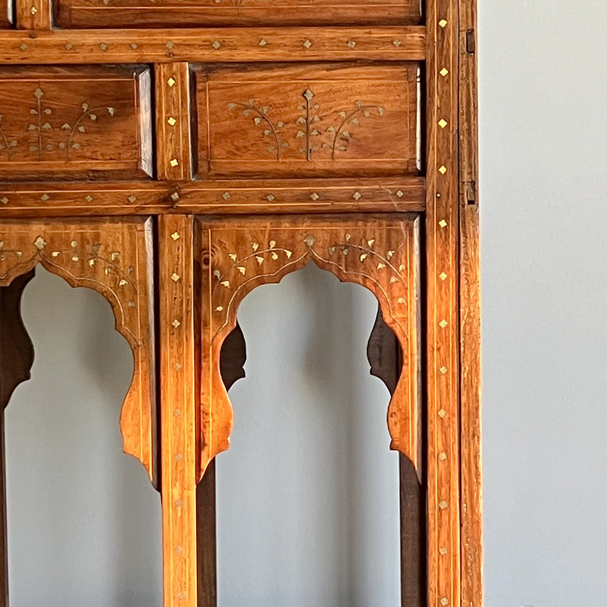 An Early 20th Century Inlaid Hoshiarpur Table