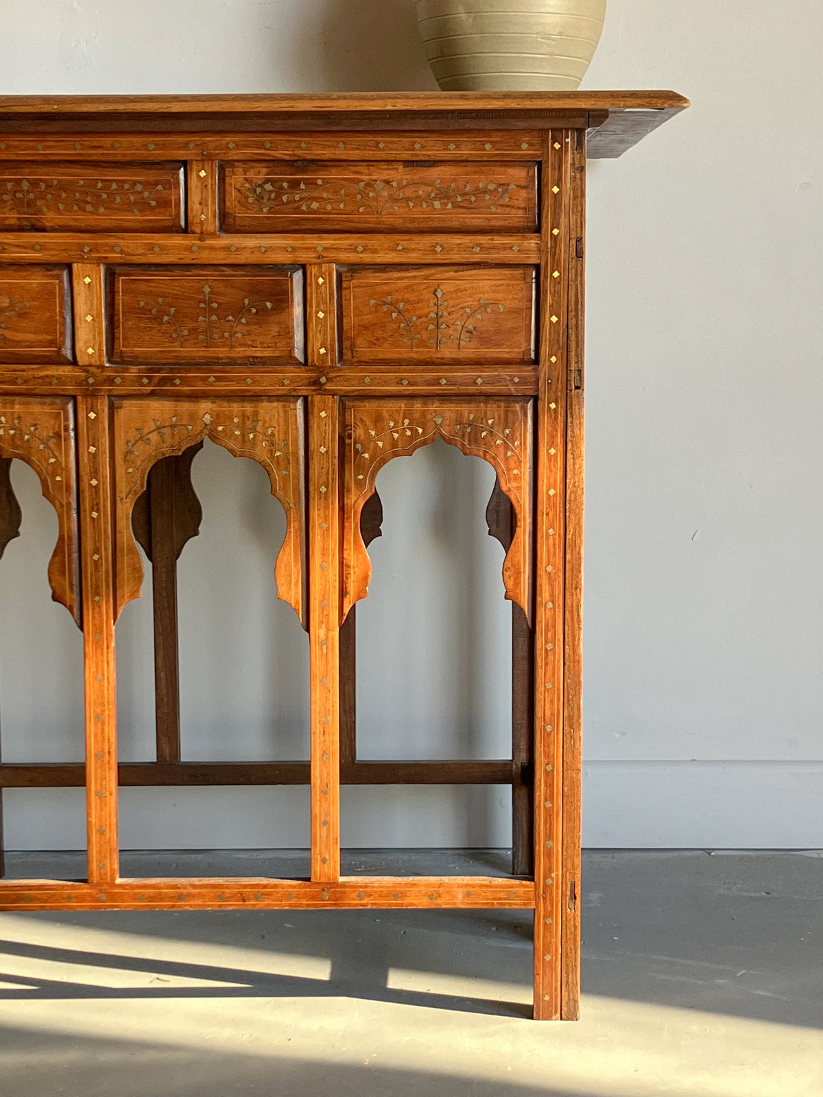 An Early 20th Century Inlaid Hoshiarpur Table